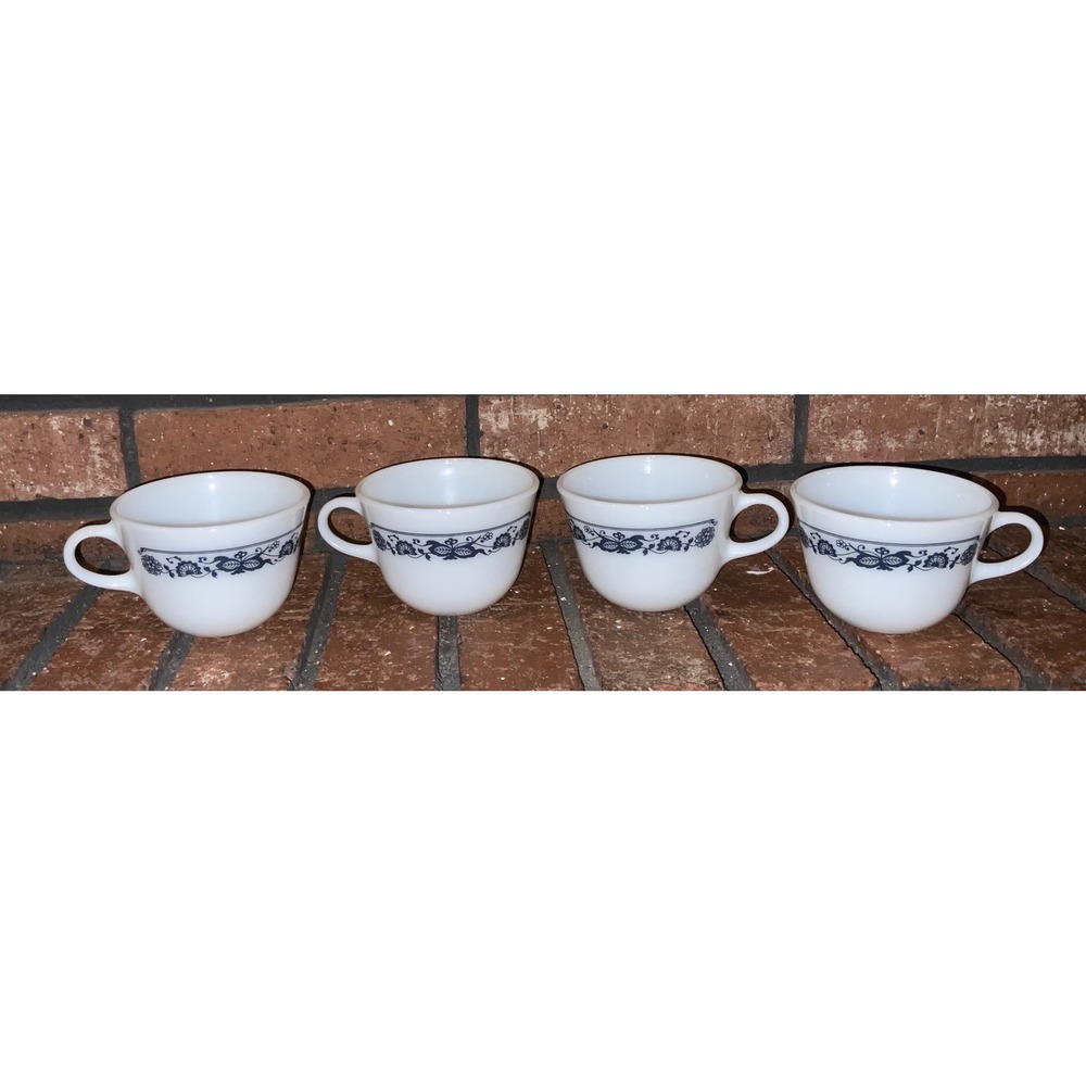 4 Corelle Corning Old Town Blue Coffee Tea Cups Blue Onion Floral Milk Glass